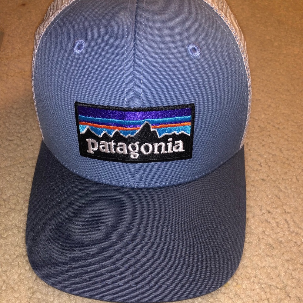 Patagonia blue hate NWT